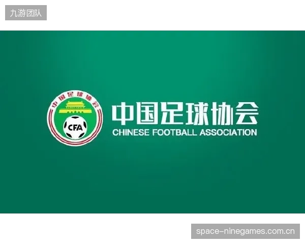 欧足联鼓励进攻判罚尺度引争议,VAR在关键判罚中作用凸显。 欧足联鼓励进攻判罚尺度引争议,VAR在关键判罚中作用凸显。